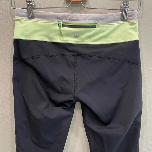 Lululemon Mid Rise Black Crop Leggings - Size: 6 - Picture 3 of 9